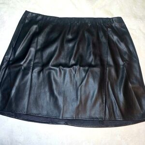 Max Studio Women's Faux Leather Wrap Black Mini Plus Size Skirt 3X NWT Baddie